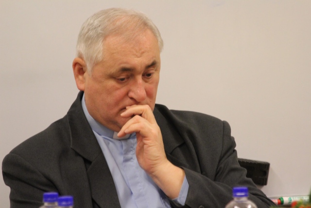 Kerekasztal beszélgetés, 2014. február 11-én, a Párbeszéd Ház Arrupe termében