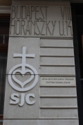 SJC Horánszky utca 14. és környéke, Jézus Szíve Templom, Loyola Café (külső) – 2014. február