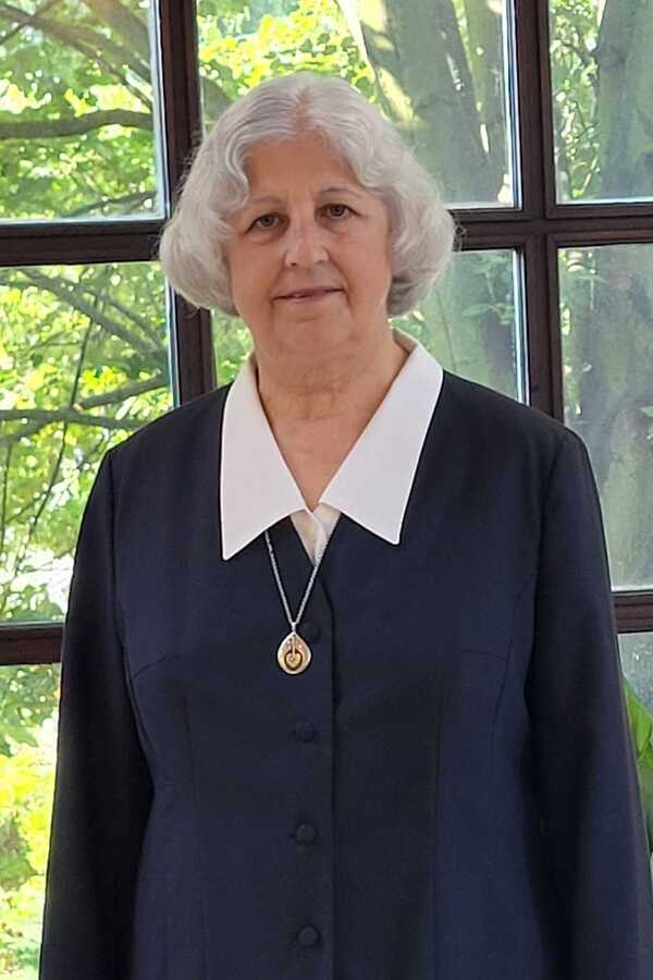 Piszárik Imelda SJC